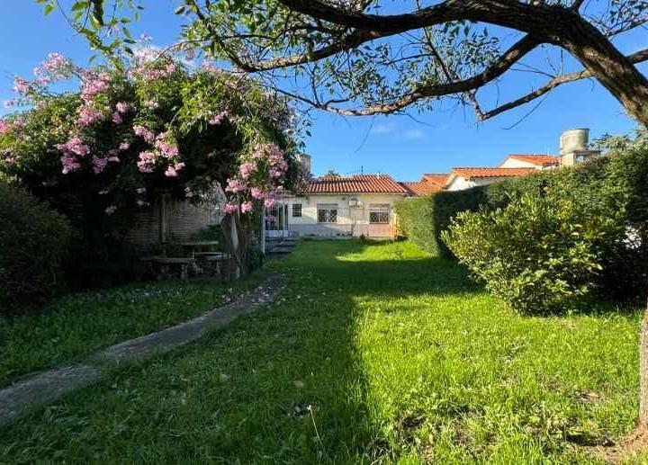Casa · 81m² · 3 Ambientes · 1 Cochera