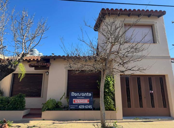 Casa · 4 Ambientes · 1 Cochera
