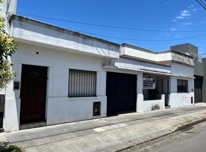 Casa · 130m² · 4 Ambientes · 2 Cocheras