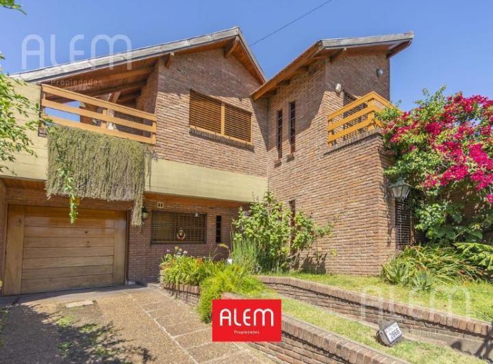 Casa · 370m² · 5 Ambientes · 5 Cocheras