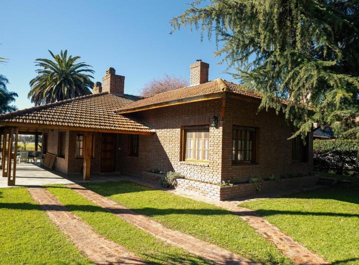 Casa · 160m² · 4 Ambientes · 2 Cocheras