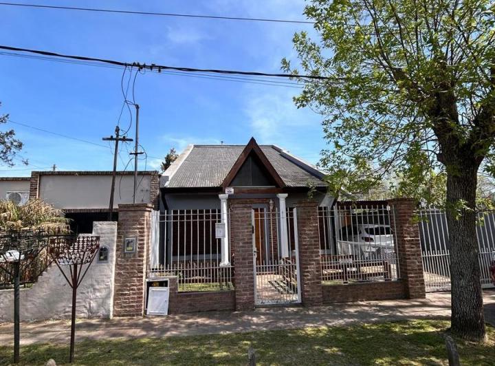 Casa · 190m² · 3 Ambientes · 3 Cocheras