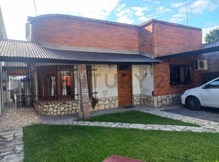 Casa · 348m² · 3 Ambientes · 1 Cochera