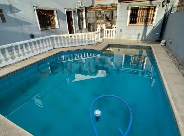 Casa · 174m² · 4 Ambientes · 1 Cochera