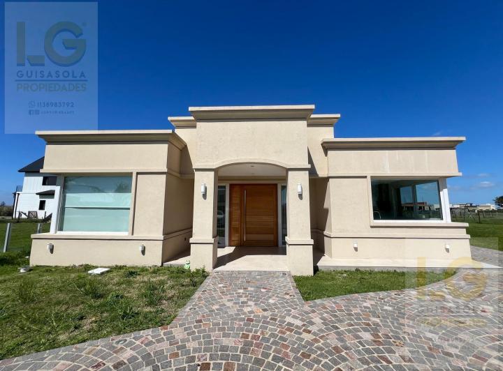 Casa · 223m² · 4 Ambientes