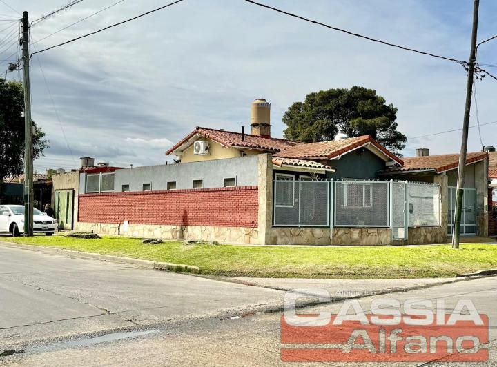 Casa · 131m² · 5 Ambientes · 2 Cocheras
