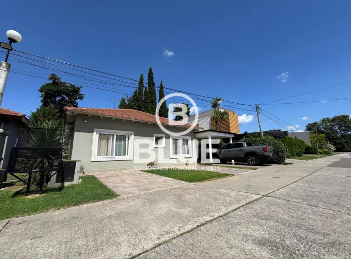Casa · 134m² · 5 Ambientes · 2 Cocheras