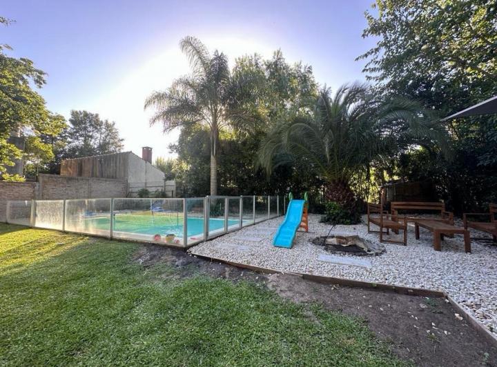 Casa · 270m² · 5 Ambientes · 2 Cocheras