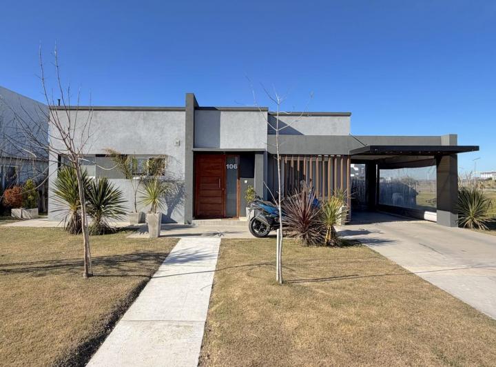 Casa · 837m² · 3 Ambientes · 1 Cochera