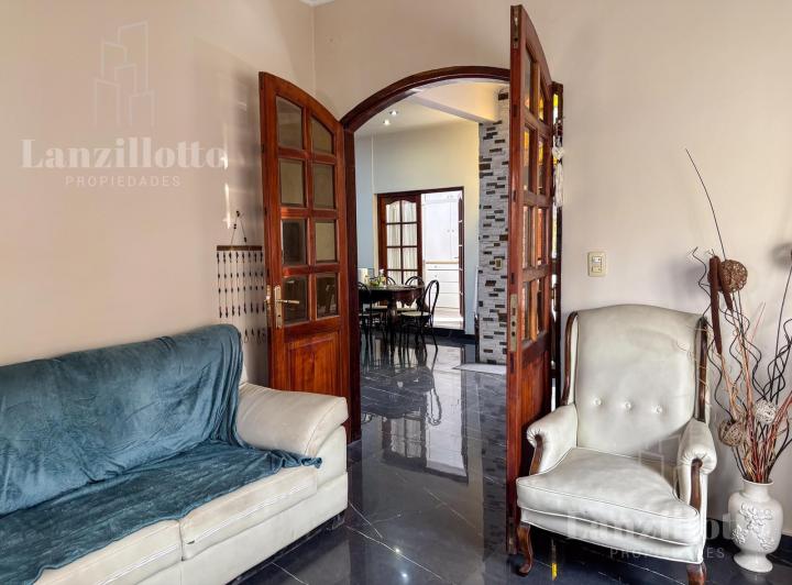 Casa · 100m² · 4 Ambientes · 1 Cochera