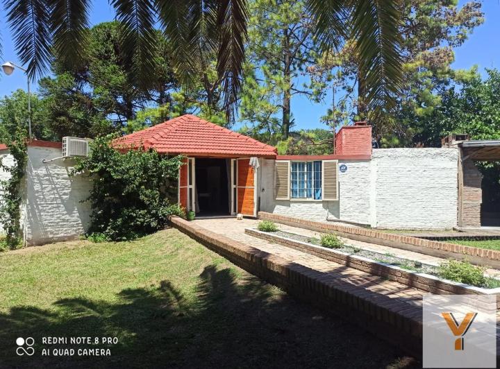 Casa · 100m² · 5 Ambientes · 1 Cochera