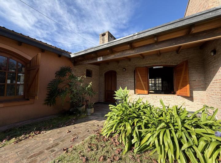 Casa · 197m² · 5 Ambientes · 1 Cochera