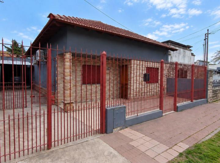 Casa · 65m² · 4 Ambientes · 1 Cochera