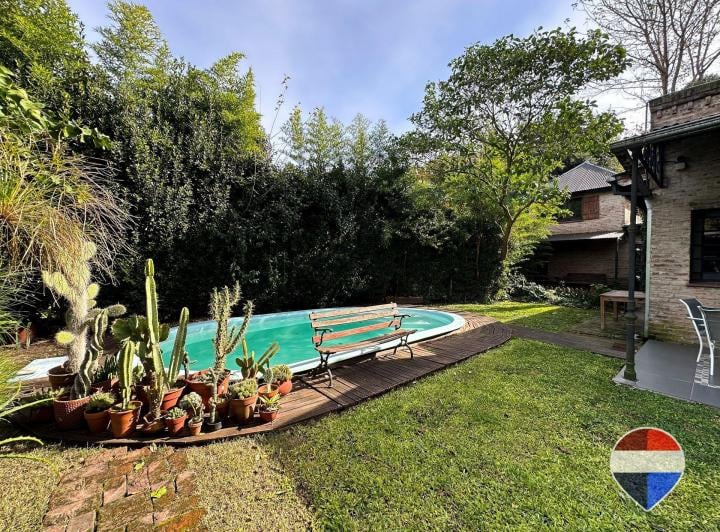 Casa · 137m² · 4 Ambientes · 1 Cochera