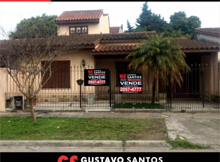 Casa · 160m² · 4 Ambientes · 2 Cocheras