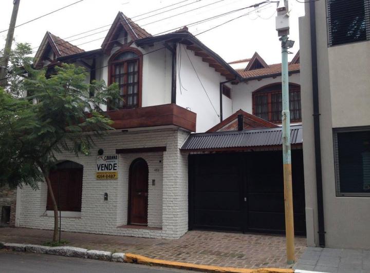 Casa · 200m² · 4 Ambientes · 1 Cochera