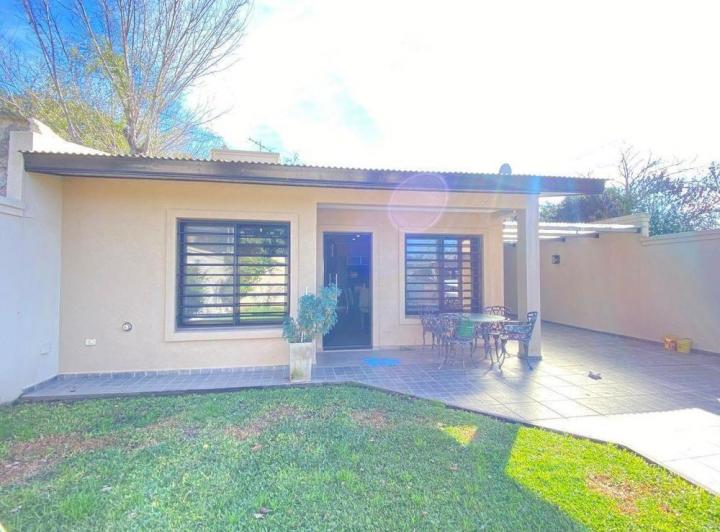 Casa · 200m² · 3 Ambientes · 3 Cocheras
