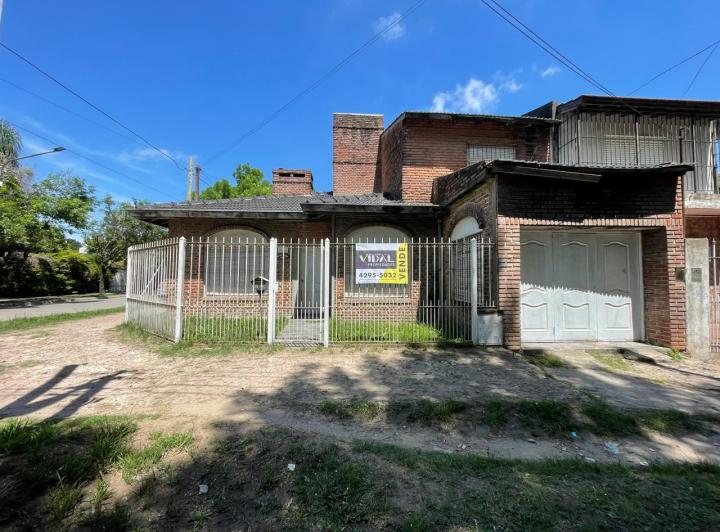 Casa · 160m² · 4 Ambientes · 1 Cochera