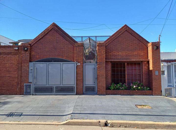 Casa · 174m² · 4 Ambientes · 1 Cochera