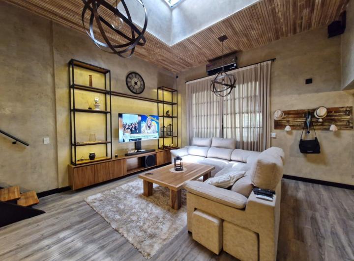 Casa · 120m² · 4 Ambientes · 3 Cocheras