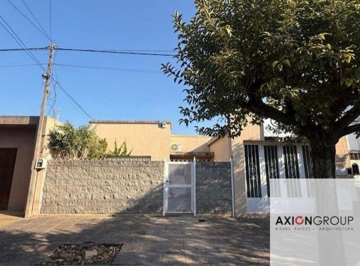 Casa · 160m² · 4 Ambientes · 2 Cocheras