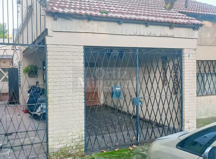 Casa · 100m² · 4 Ambientes · 2 Cocheras