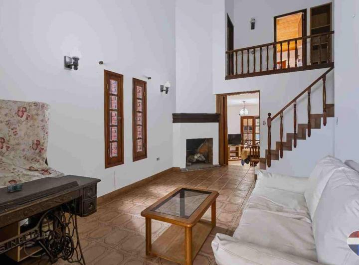 Casa · 189m² · 4 Ambientes · 2 Cocheras