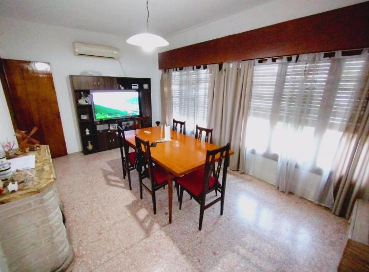 Casa · 70m² · 4 Ambientes · 1 Cochera