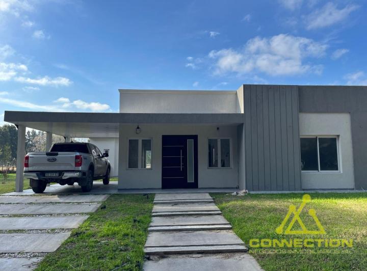 Casa · 130m² · 4 Ambientes · 2 Cocheras