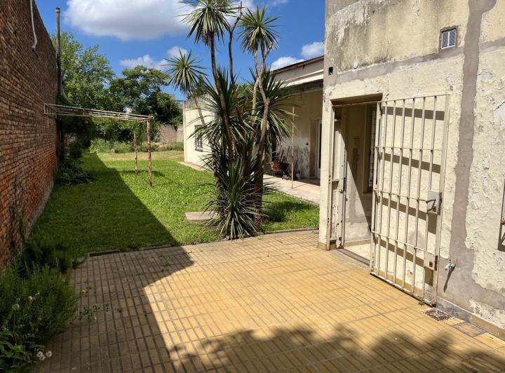 Casa · 731m² · 5 Ambientes · 2 Cocheras
