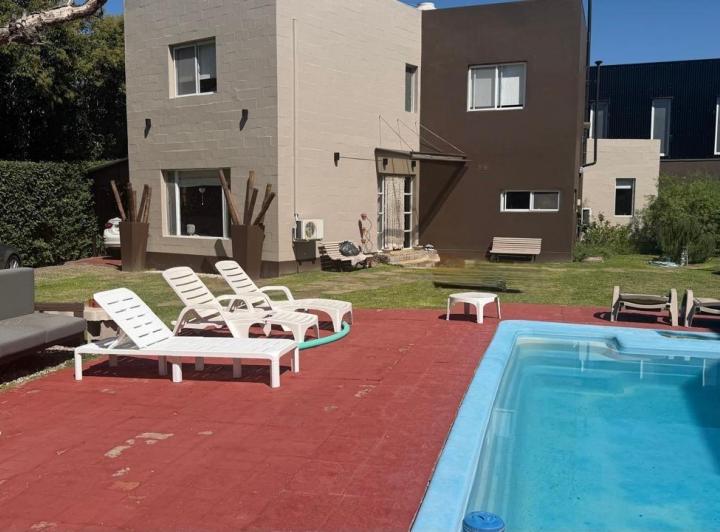 Casa · 142m² · 4 Ambientes · 1 Cochera