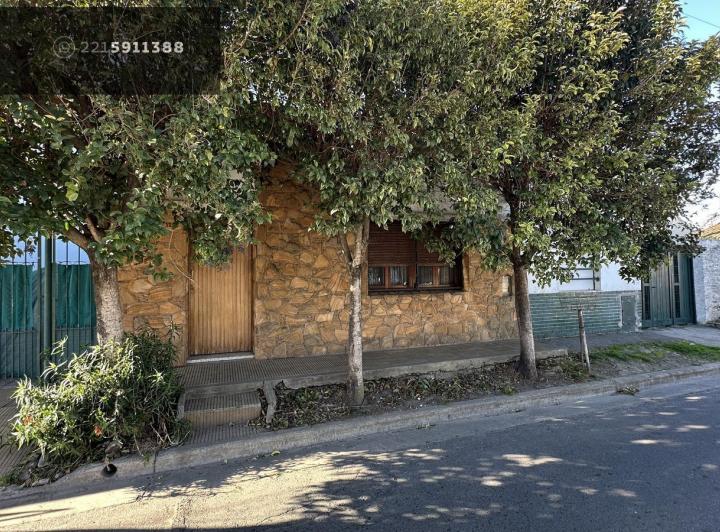 Casa · 170m² · 5 Ambientes · 2 Cocheras