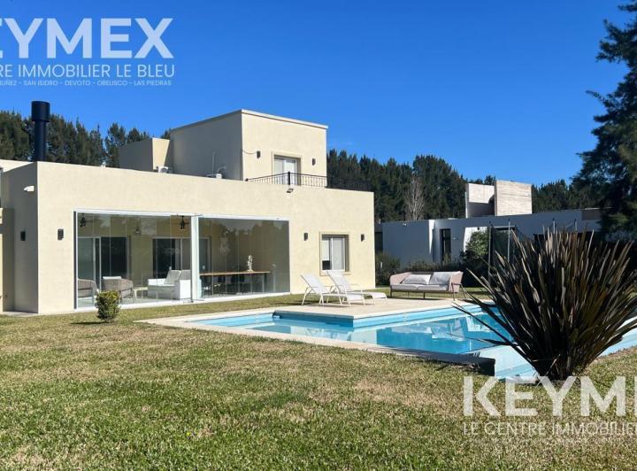 Casa · 132m² · 5 Ambientes · 3 Cocheras