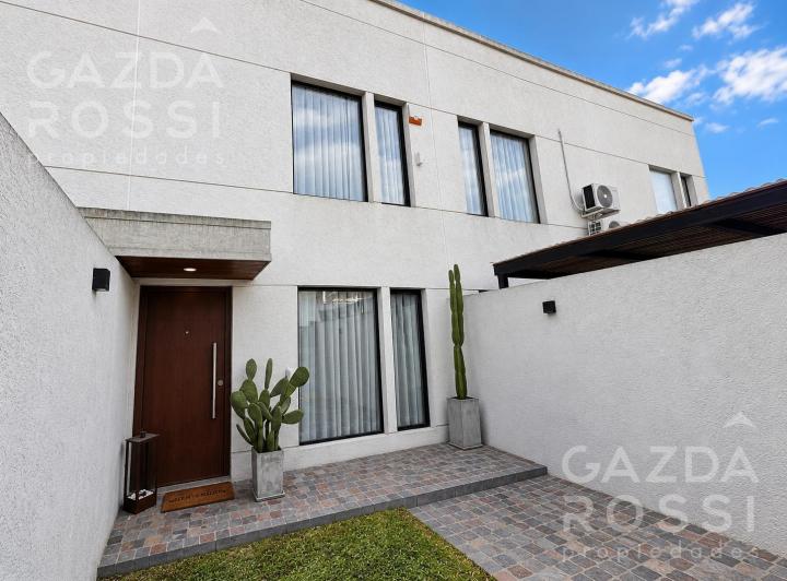 Casa · 127m² · 4 Ambientes · 1 Cochera