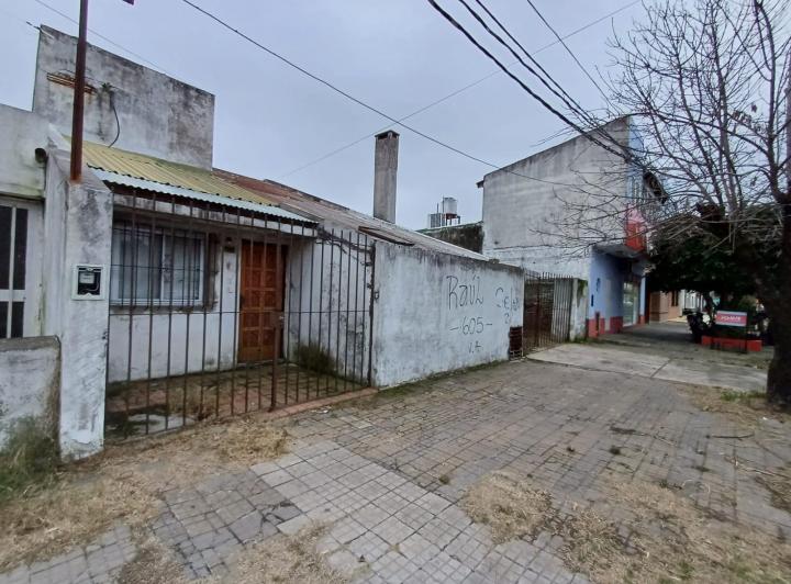 Casa · 130m² · 6 Ambientes · 2 Cocheras