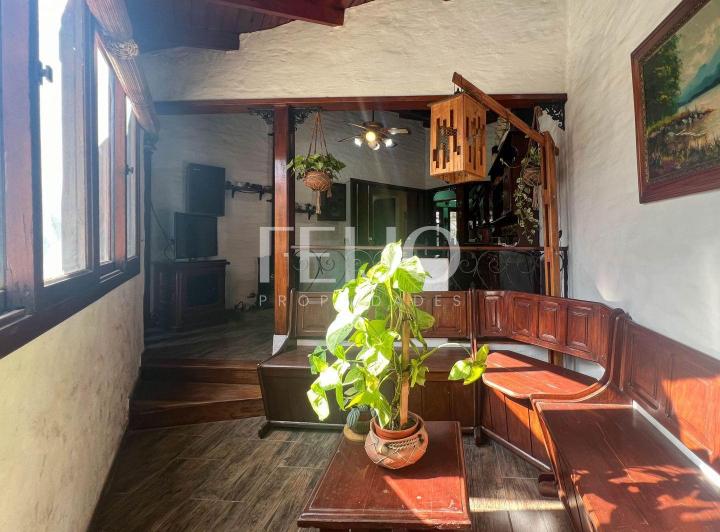 Casa · 160m² · 4 Ambientes · 1 Cochera