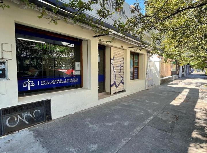 Casa · 232m² · 5 Ambientes · 2 Cocheras