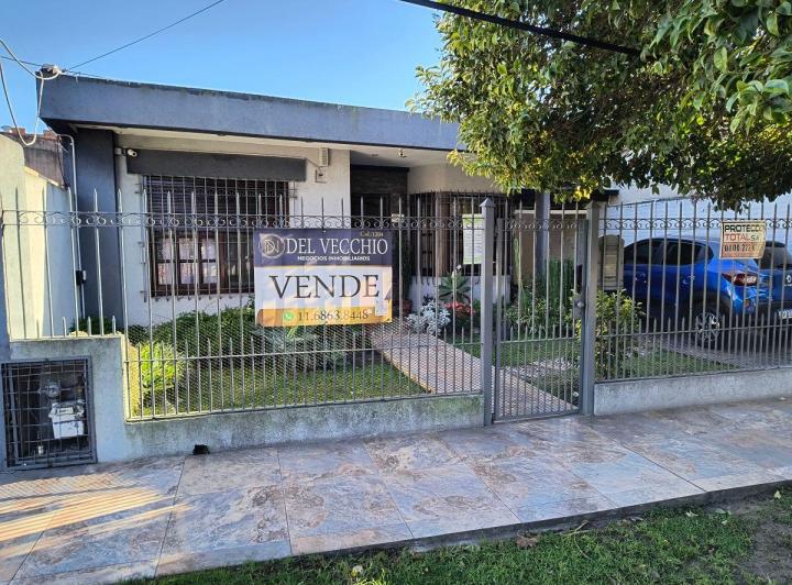 Casa · 180m² · 5 Ambientes · 1 Cochera