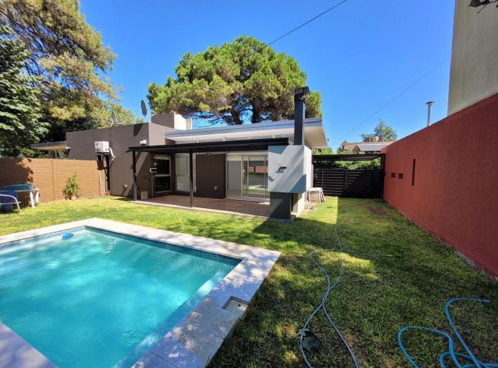 Casa · 74m² · 3 Ambientes · 1 Cochera