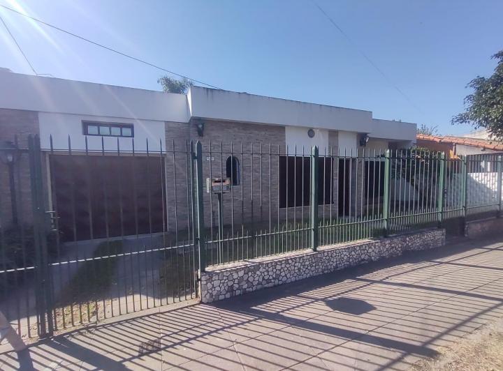 Casa · 135m² · 4 Ambientes · 1 Cochera