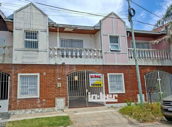 Casa · 65m² · 4 Ambientes · 1 Cochera