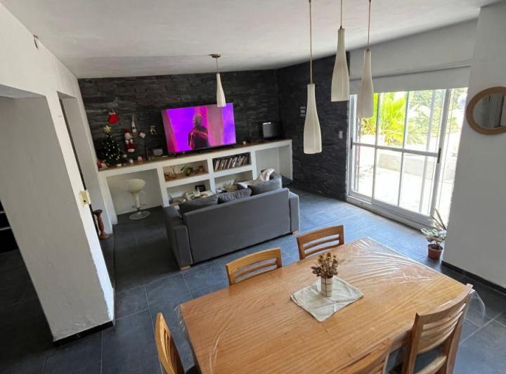 Casa · 180m² · 7 Ambientes · 2 Cocheras