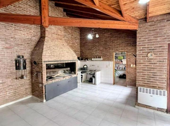 Casa · 163m² · 4 Ambientes · 1 Cochera