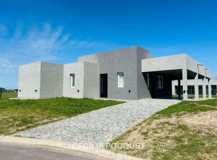 Casa · 129m² · 4 Ambientes · 1 Cochera