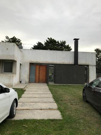 Casa · 170m² · 6 Ambientes · 4 Cocheras
