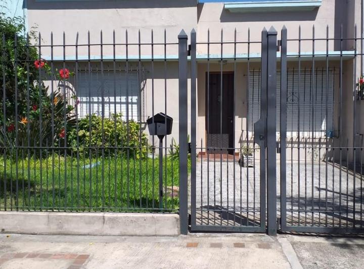 Casa · 90m² · 3 Ambientes · 1 Cochera
