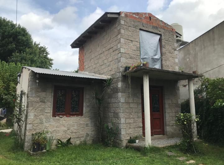 Casa · 100m² · 4 Ambientes · 1 Cochera