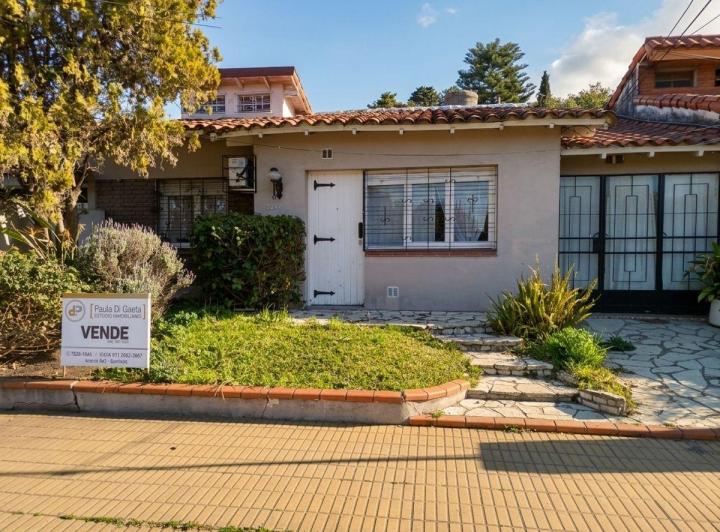 Casa · 110m² · 5 Ambientes · 2 Cocheras