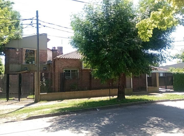 Casa · 155m² · 5 Ambientes · 1 Cochera
