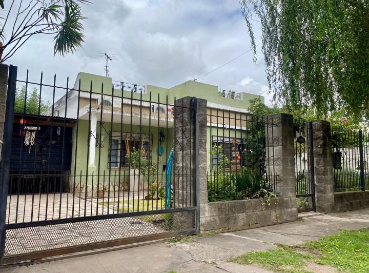 Casa · 160m² · 3 Ambientes · 1 Cochera